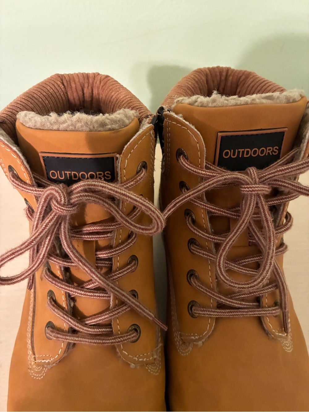 Outdoors Women’s Tan Lace-Up Hiking Walking Boots Size 9